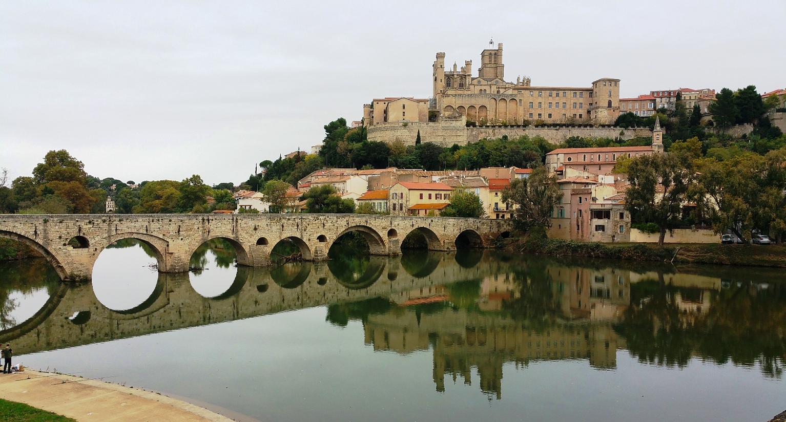 Béziers (Pont Vieux, old bridge, alte Brücke, puente viejo) Béziers (Pont Vieux, old bridge, alte Brücke, puente viejo)
