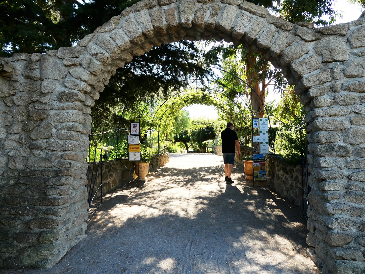 Jardin de Saint Adrien, Servian
