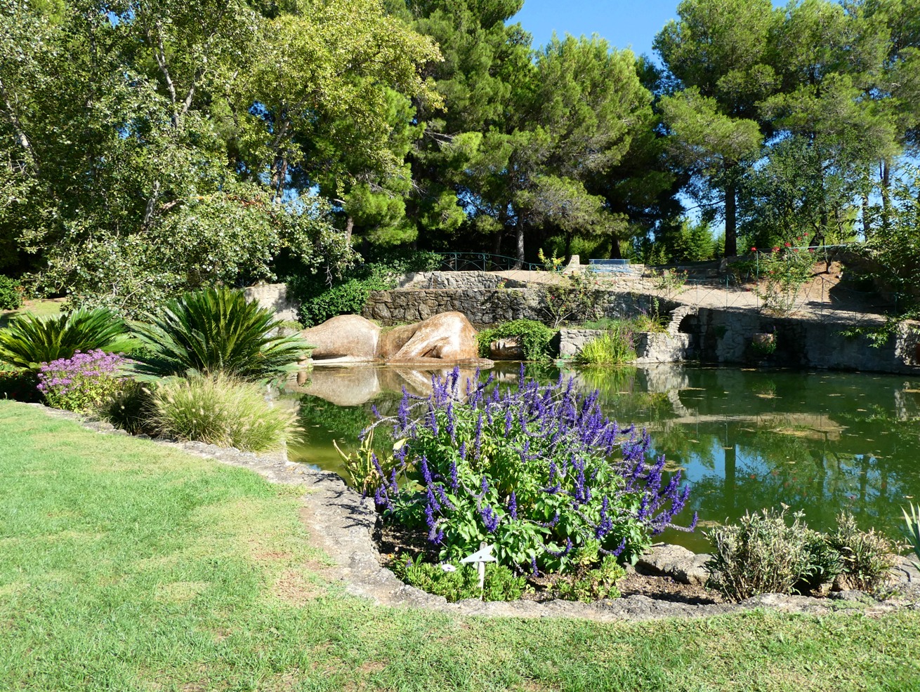 Jardin de Saint Adrien, Servian