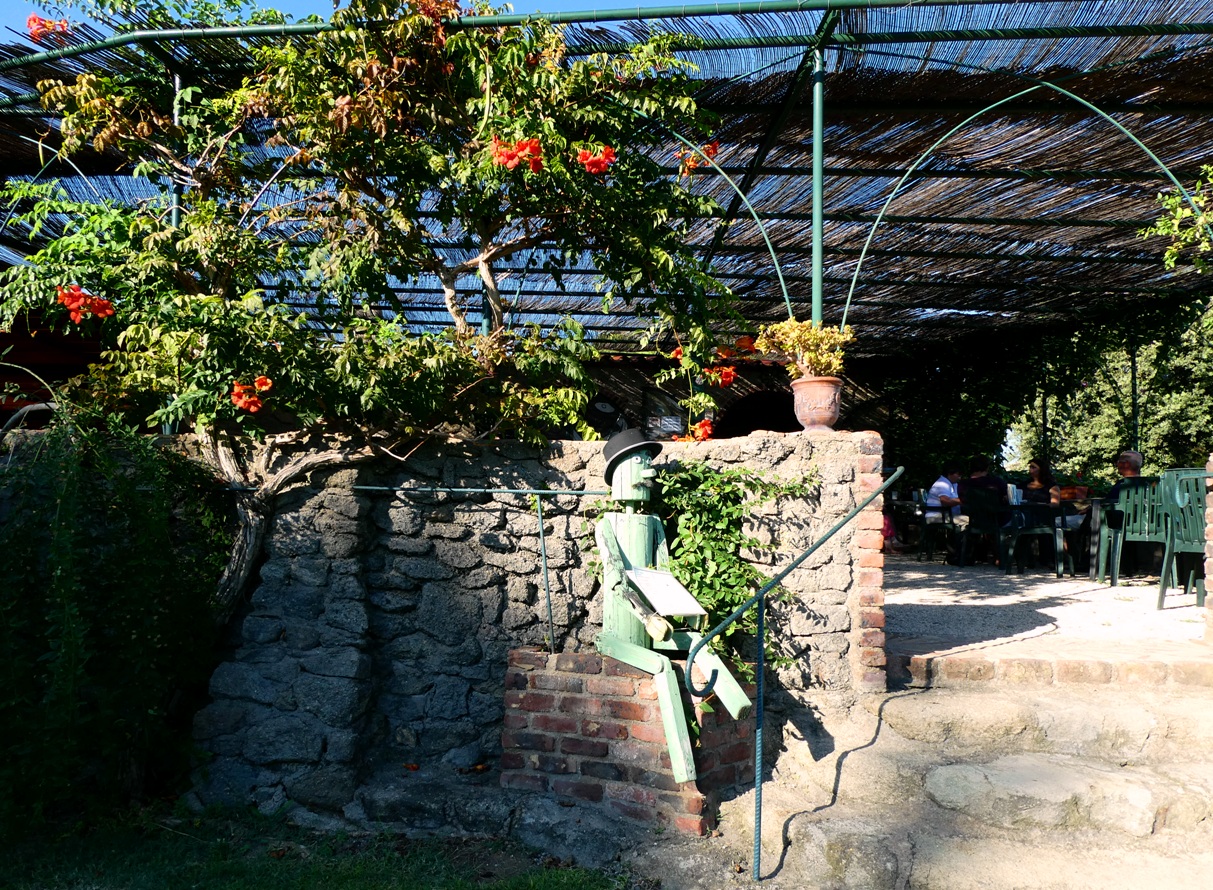 Jardin de Saint Adrien, Servian